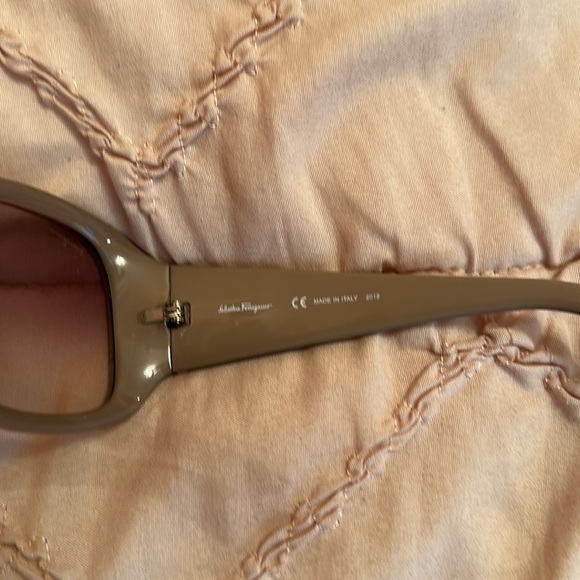 Ferragamo Subglasses